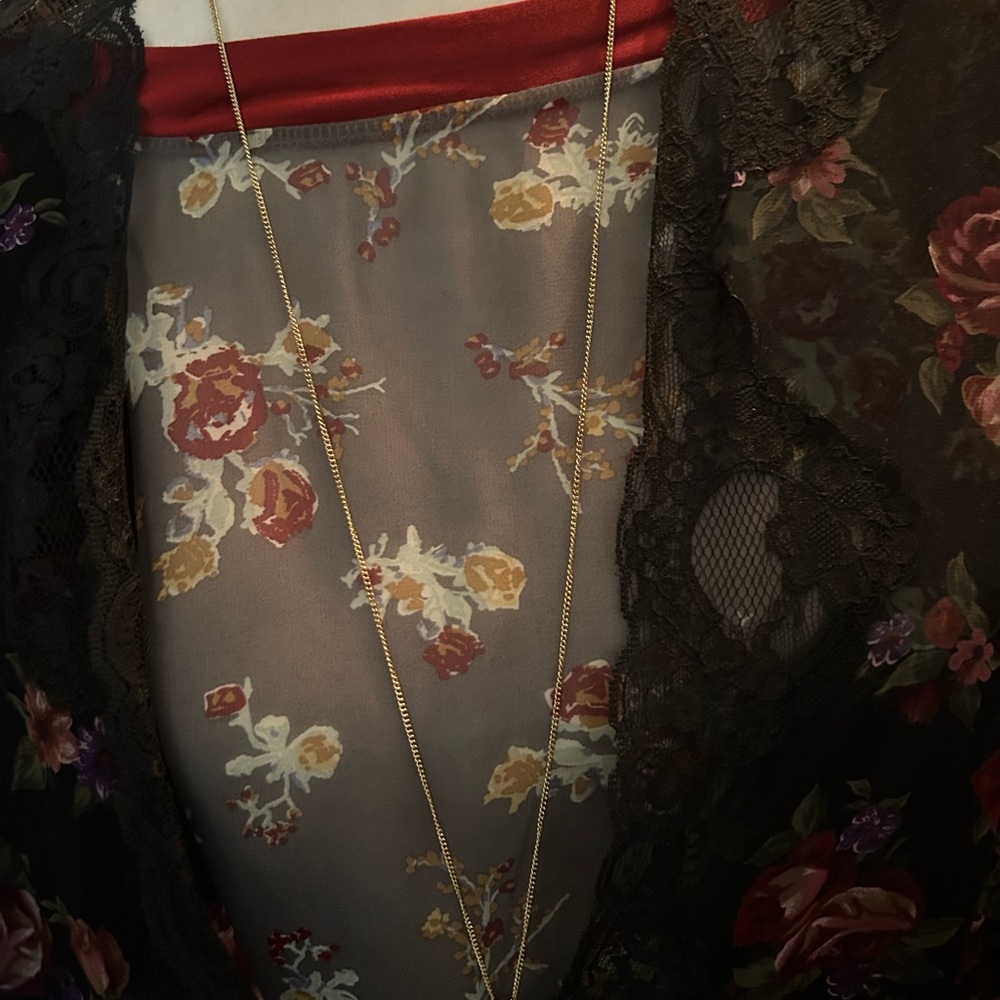 Letter J long necklace - Picture 4 of 6